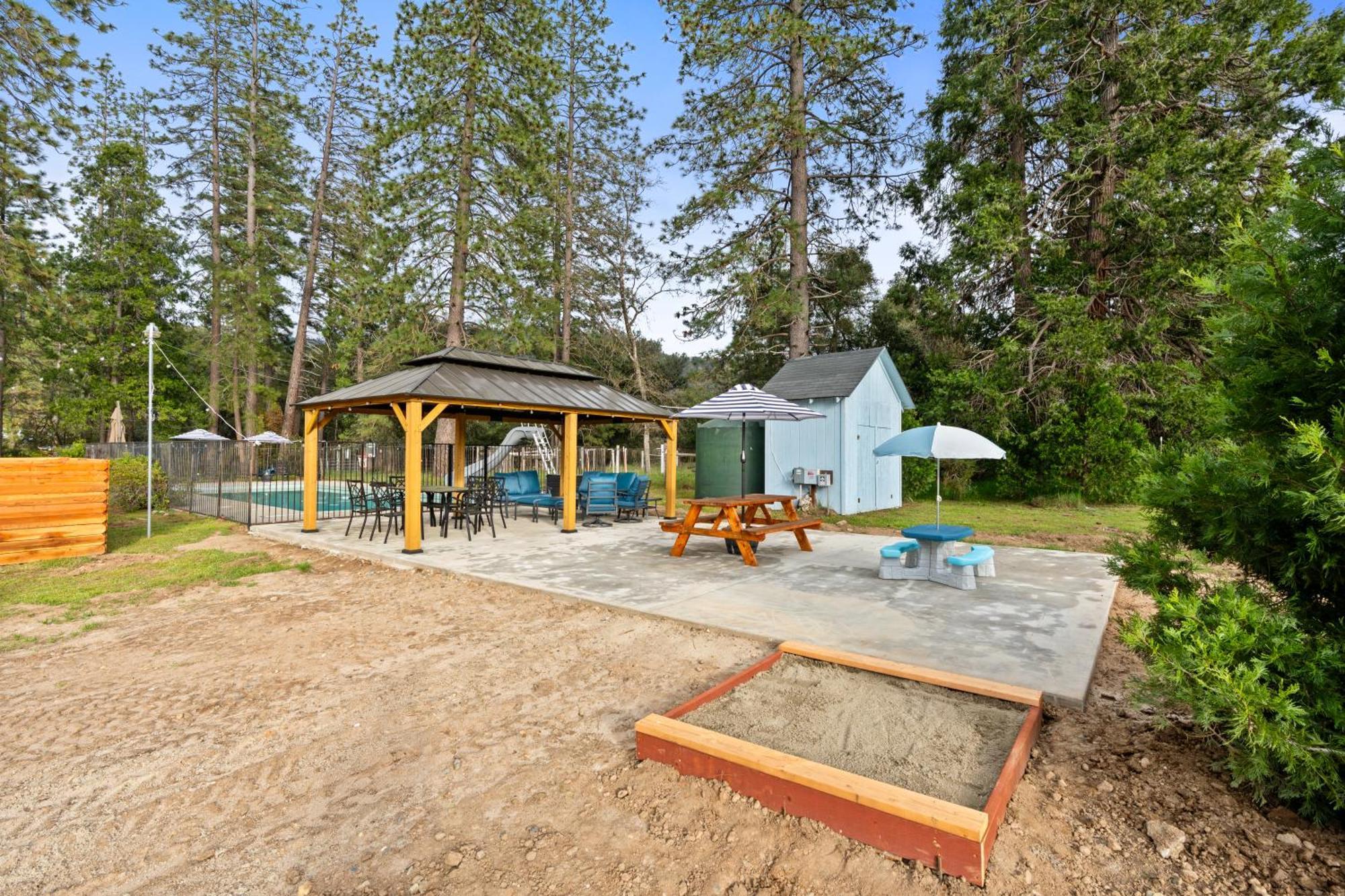 Pool-Gameroom-Hometheater-Bar-Playstructure-Firepit Oakhurst Dış mekan fotoğraf